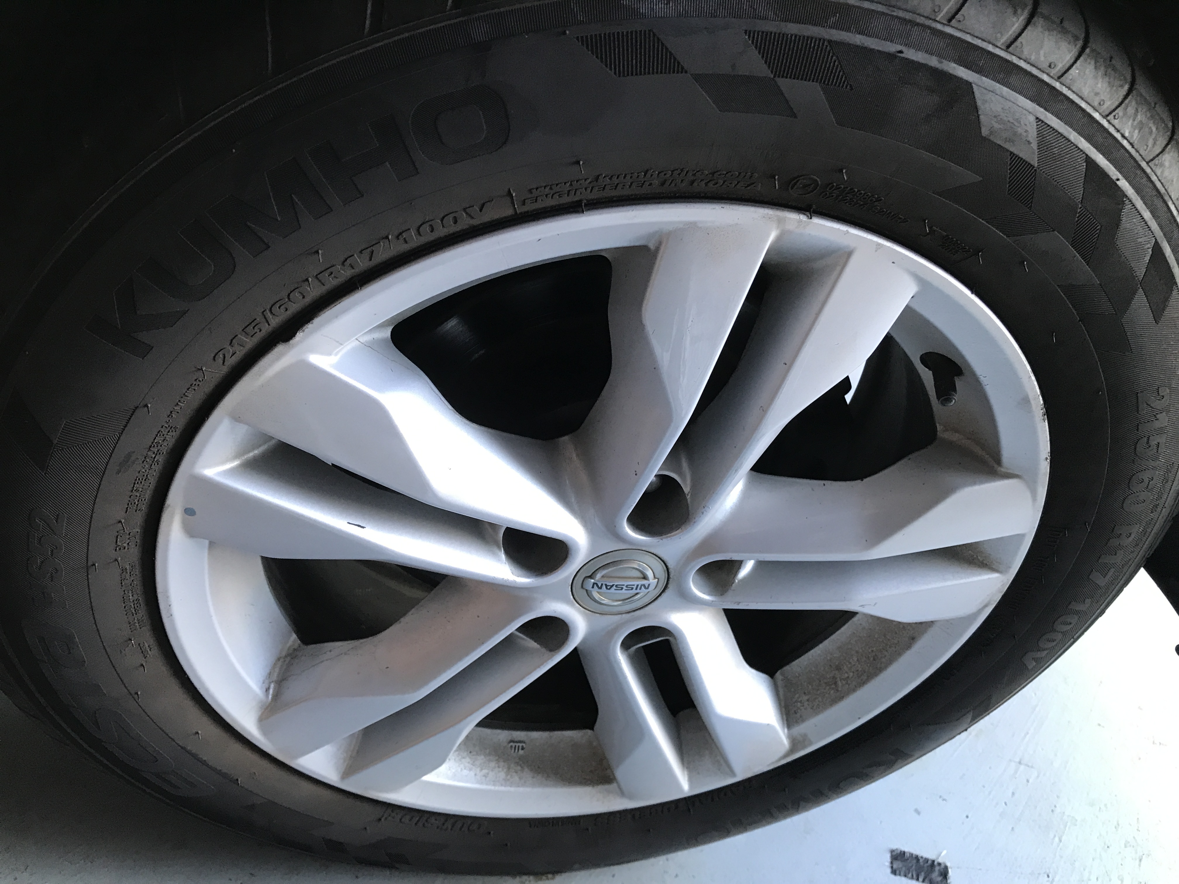 Kumho Ecsta HS52