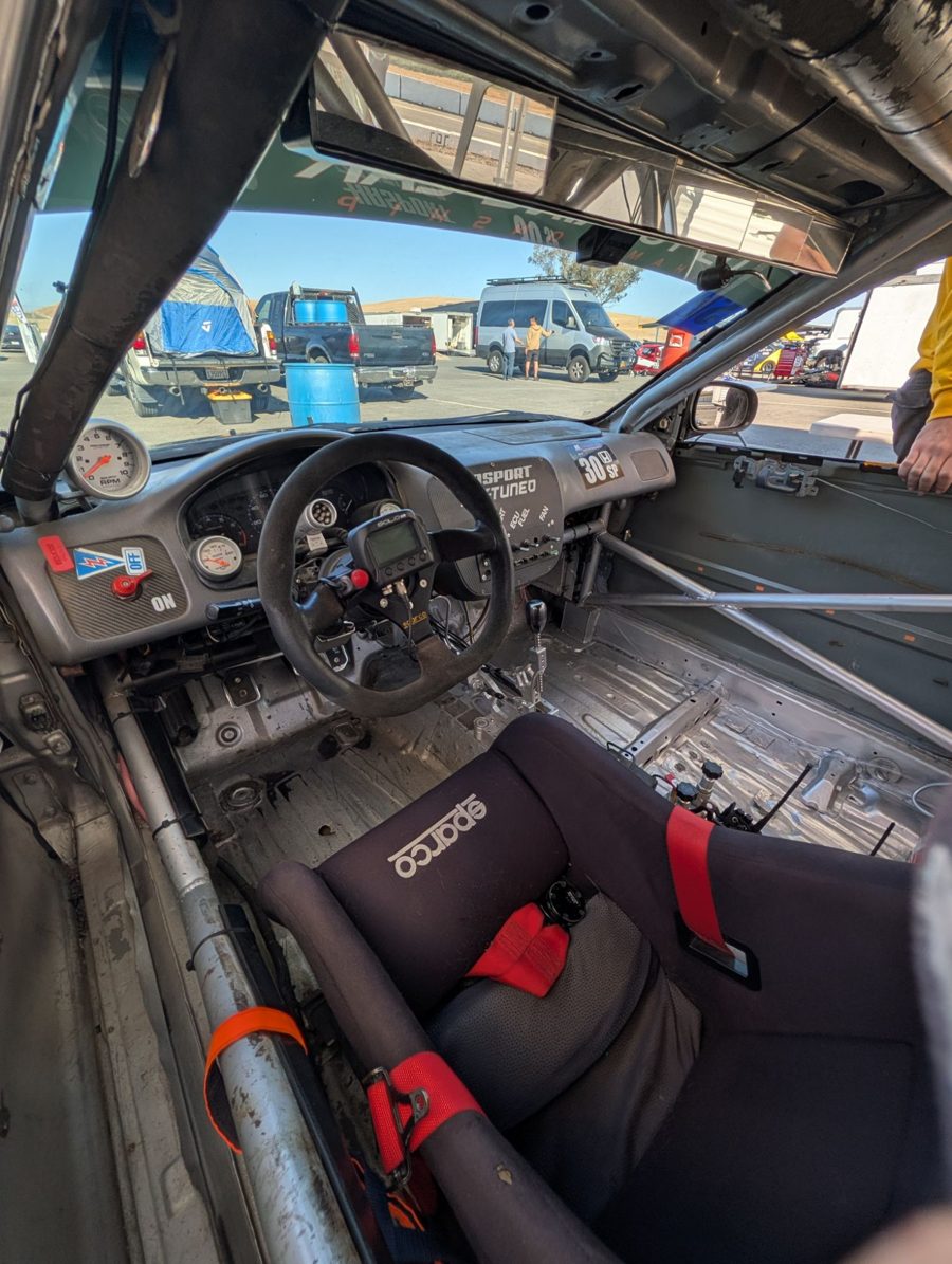 El interior del Civic de GoGo Gear Racing